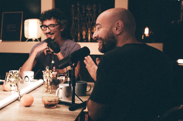 Ça parle CBD dans le Podcast « Un bon moment » de Kyan Khojandi et de Navo