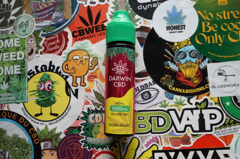Je teste un eliquide Darwin CBD