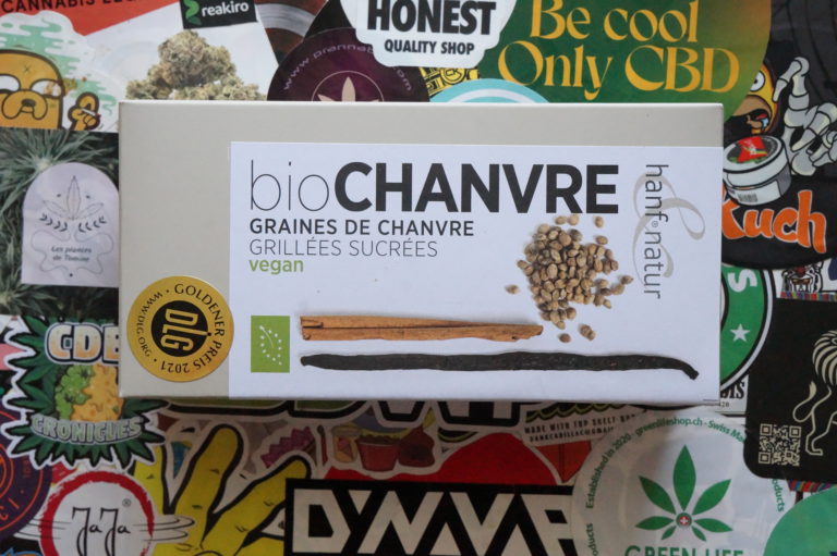 Je mange des graines de chanvre sucrées !