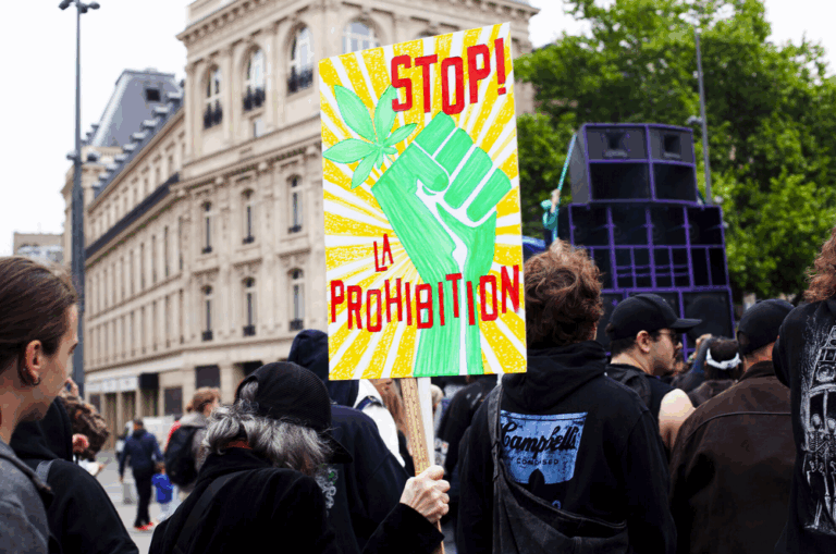 Stop prohibition - Source DANIEL PERRON - HANS LUCAS